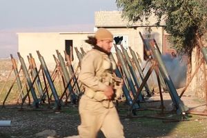 DŽIHADISTI BEŽE POD NALETIMA KURDA I IRAČANA: Mosul napuštaju najbolji borci Islamske države