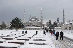 ISTANBUL OKOVAN SNEGOM: Otkazana 142 leta zbog snežnih padavina