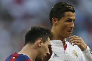 (VIDEO) NEZNANJE ILI NESREĆA? SVEJEDNO,URNEBESNO JE: Ronaldo i Mesi među najvećim promašajima 2015.
