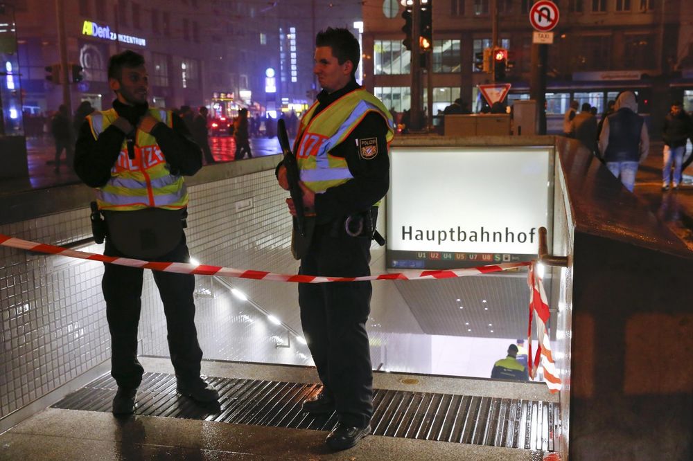 ZVANIČNICI POTVRDILI: Islamska država planirala samoubilačke napade za doček 2016. u Minhenu