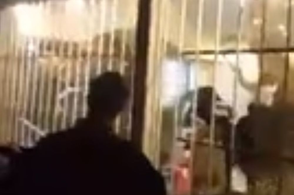 (VIDEO) IRANCI POBESNELI: Napadnuta saudijska ambasada u Teheranu!