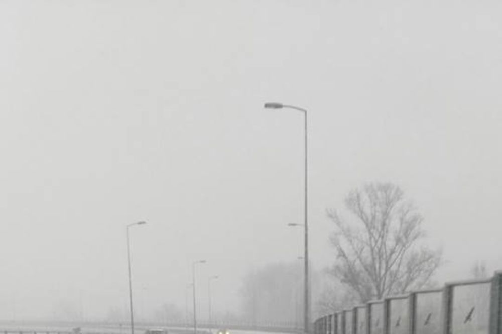 (FOTO) CELA SRBIJA POD SNEGOM: Vozači, oprez! Moguća je i ledena kiša!