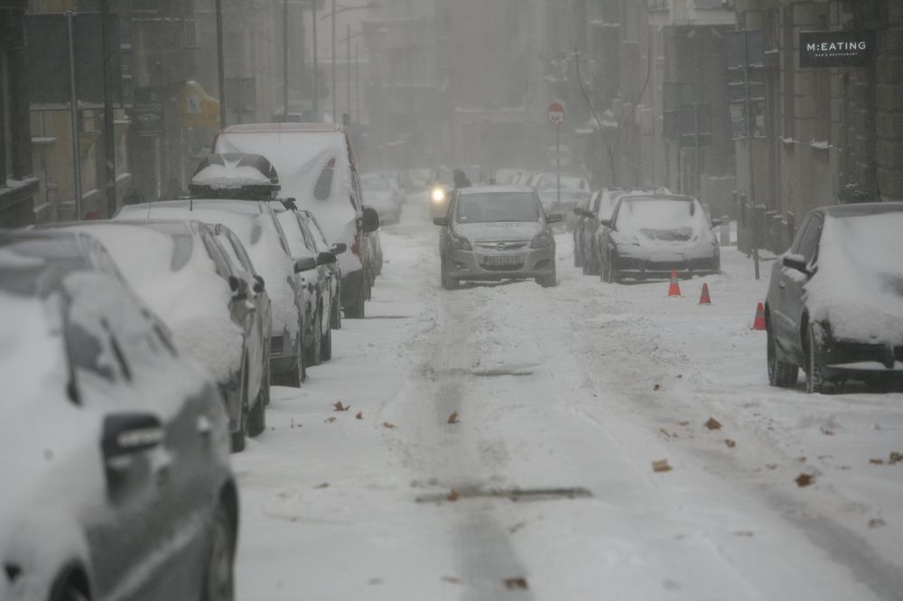 BEOGRAD ZAVEJAN: Sneg okovao srpsku prestonicu!