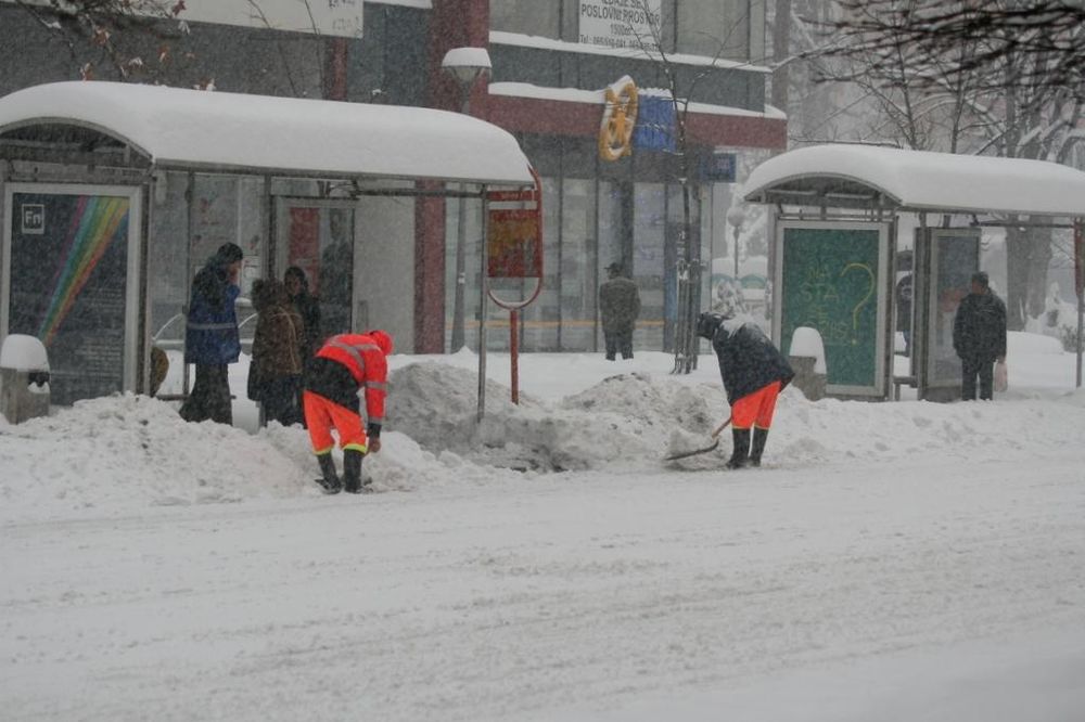 (FOTO) BIH ZAVEJANA: U Banjaluci 45 cm snega, na Bjelašnici 30!