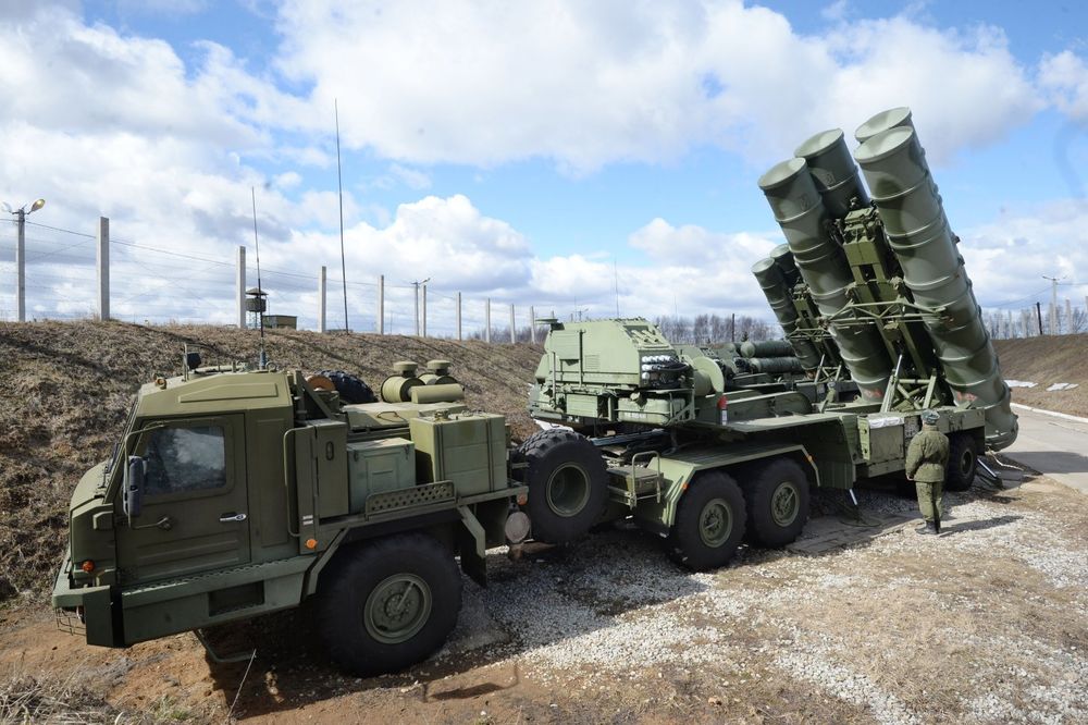 RUSIJA OJAČAVA ODBRANU PRESTONICE: U Moskvu stigao još jedan puk sa raketnim sistemima S-400