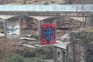 RAT GRAFITIMA U PODGORICI: Albansku zastavu prekrečili sa 4 ocila!