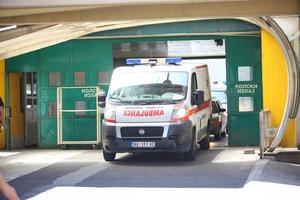 UDES U CVIJIĆEVOJ: Automobil udario pešaka (80), prebačen u Urgentni centar