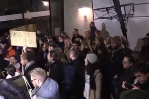 GNEV ŠVEDSKIH I DANSKIH PUTNIKA: Demonstranti se sukobili sa policijom zbog kontrole dokumenata