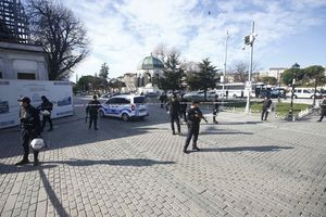 EKSPLOZIJA KOD PLAVE DŽAMIJE: Bombaš samoubica se razneo među turistima, najmanje 10 mrtvih