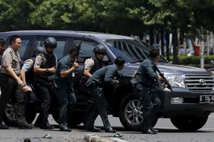 POKOLJ U CENTRU DŽAKARTE: U seriji bombaških napada najmanje 7 mrtvih, 5 napadača ubijeno
