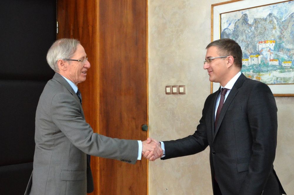 MINISTAR SA AMBASADOROM: Stefanović i Kirbi zadovoljni saradnjom Srbije i SAD