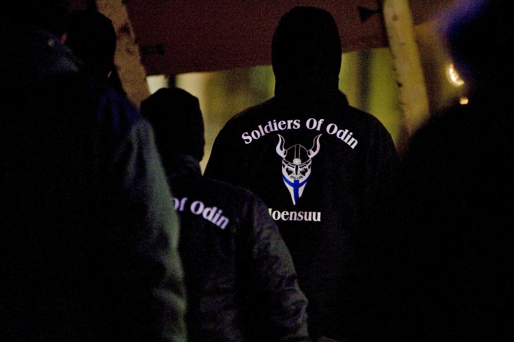 (FOTO I VIDEO) PARAVOJSKA SEJE STRAH PO FINSKOJ: Šetaju noću u grupama i zovu se Ratnici Odina