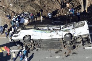 VELIKA NESREĆA U JAPANU: Autobus skrenuo sa puta, najmanje 14 mrtvih