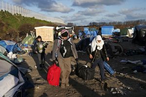 FRANCUSKA: Razbijeno 25 mreža koje su krijumčarile migrante preko Lamanša u Britaniju