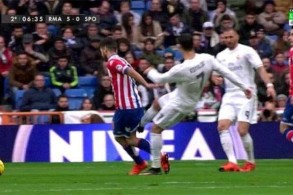 (VIDEO) PA, DOKLE VIŠE: Ronaldo mučki šutnuo protivničkog igrača!