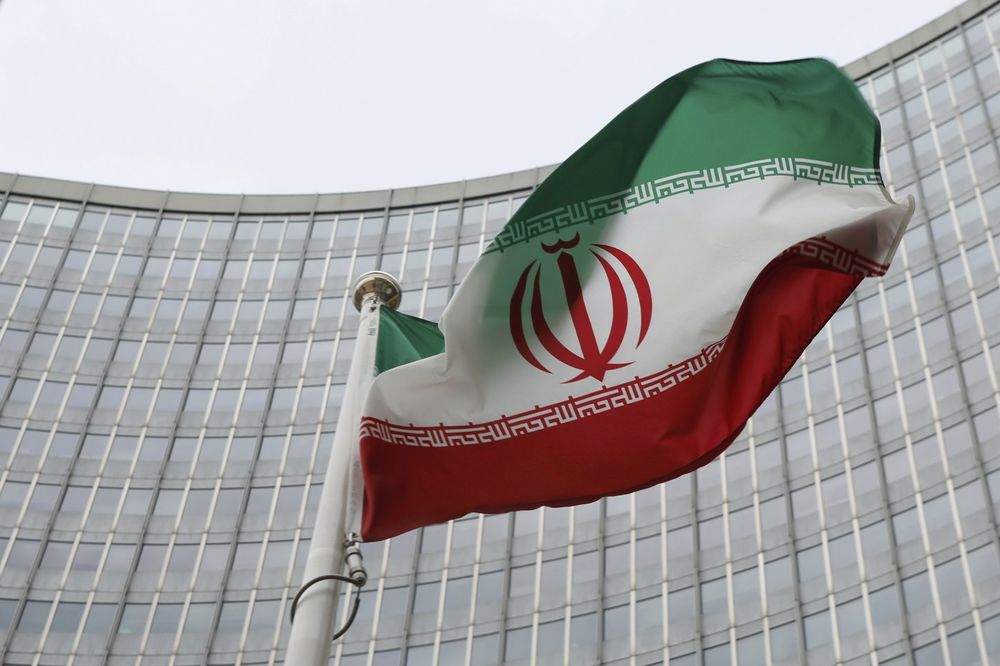 IRAN: Sankcije zbog raketnog sistema nelegitimne, pa SAD prve zarađuju od prodaje oružja u regonu!