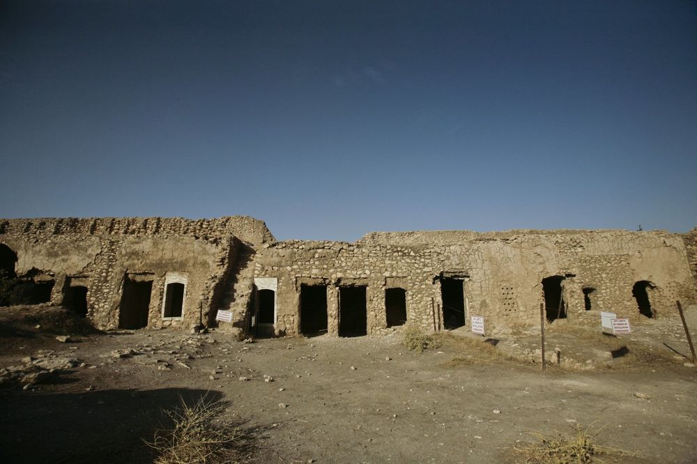 ZLOČIN PREMA SVETINJI: Džihadisti sravnili najstariji hrišćanski manastir u Iraku!