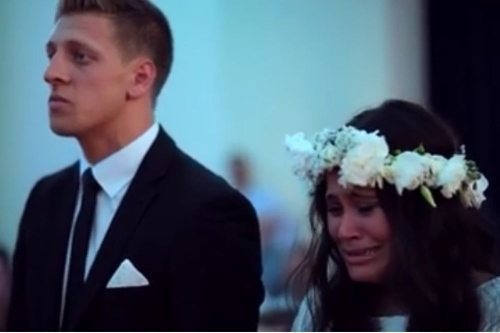 (VIDEO) Na ovakvoj svadbi sigurno niste bili, a kad pogledate snimak, sve će biti jasno!