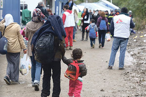 PANIKA: Iz Krnjače pobeglo 200 migranata!