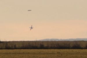 TEORETIČARI ZAVERE POLUDELI: Bugarski vojni avion jurio leteći tanjir