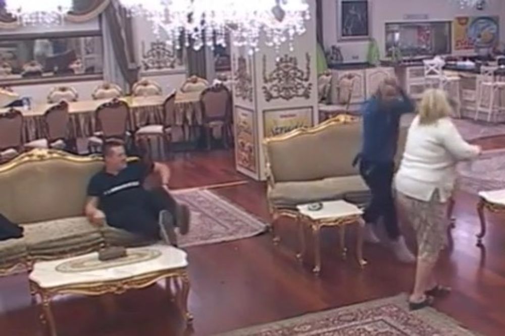 (VIDEO) SLAĐA BRUTALNO NASRNULA NA VESNU: Pogledajte kako je Hrvatica tukla Rivasovu!