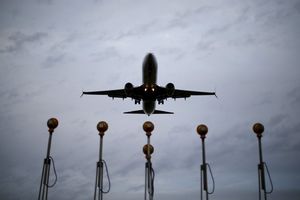 STJUARDESE PADALE U NESVEST: Nepoznata bolest pogodila posadu aviona u letu iznad Atlantika