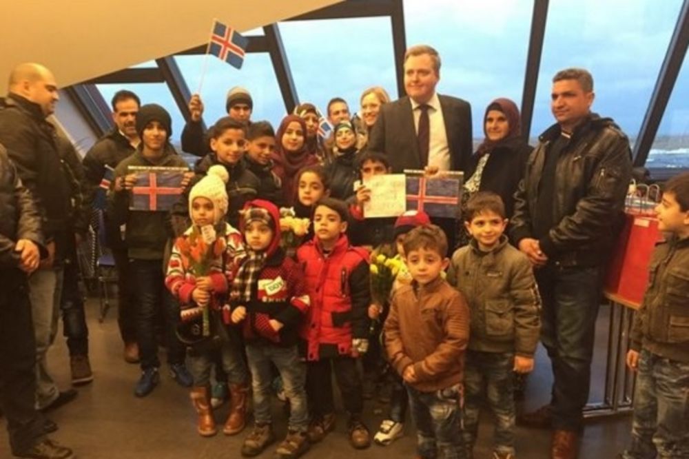 TOPLA DOBRODOŠLICA: Sirijske izbeglice na Islandu dočekao premijer, odmah dobili kuće