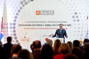 PREDSTAVLJENA SIVA KNJIGA NALED Vučić: Suficit u januaru 250 miliona evra