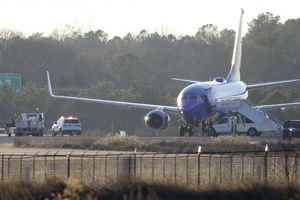 ZBUNILI SE: Putnički avion greškom sleteo na vojni aerodrom