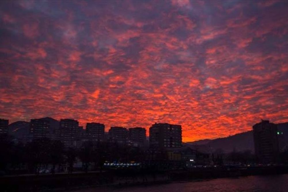 (FOTO) GRAĐANI ZENICE, ZAGREBA OSTALI BEZ TEKSTA: Pogledajte šta su videli na nebu!