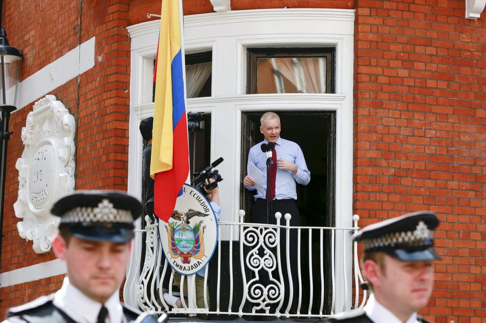 DRŽE GA NA OKU: Ako Asanž napusti ambasadu, Britanci ga odmah hapse