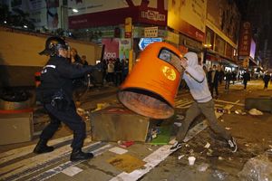 (VIDEO I FOTO) HAOS U HONGKONGU: Policija pucala na demonstrante