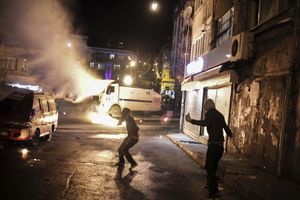 TERORIZAM U ISTANBULU: Napadnut noćni klub, ima mnogo ranjenih!