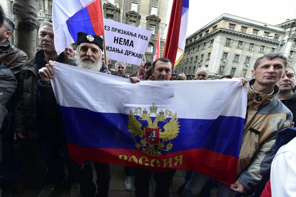 GDE SU NAŠE DNEVNICE? Ratni veterani protestovali ispred Vlade Srbije