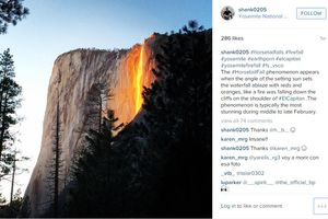 (FOTO) KAO DA LAVA TEČE NIZ LITICU: Pogledajte ovaj vatreni vodopad u SAD