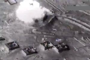 (VIDEO) NIJE OSTAO KAMEN NA KAMENU: Evo kako su Amerikanci uništili skladište oružja džihadista!
