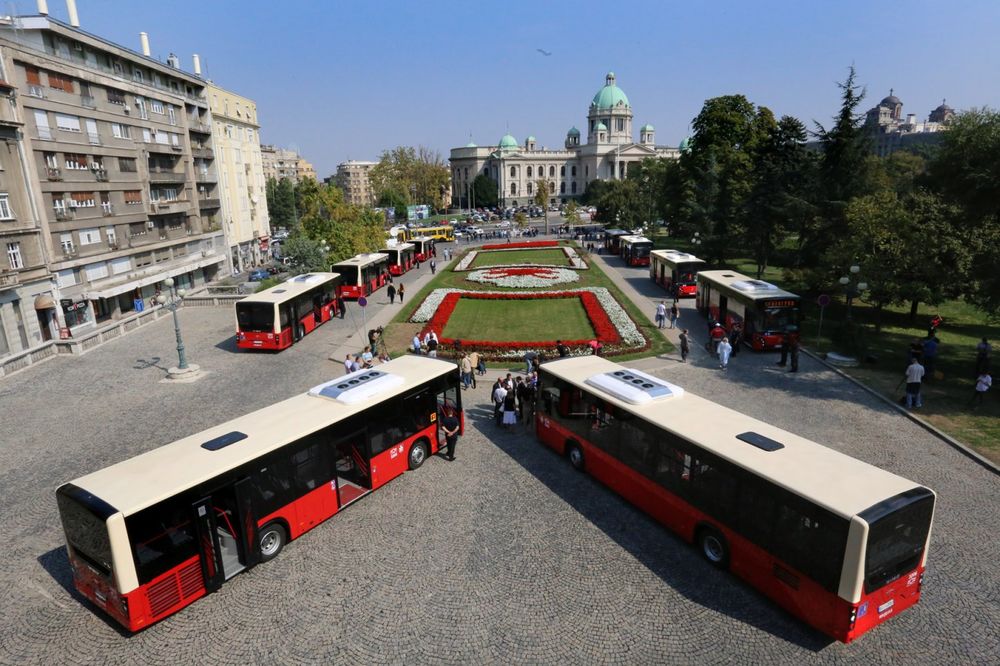 VESIĆ: Na ulice Beograda stiže 87 novih crvenih autobusa