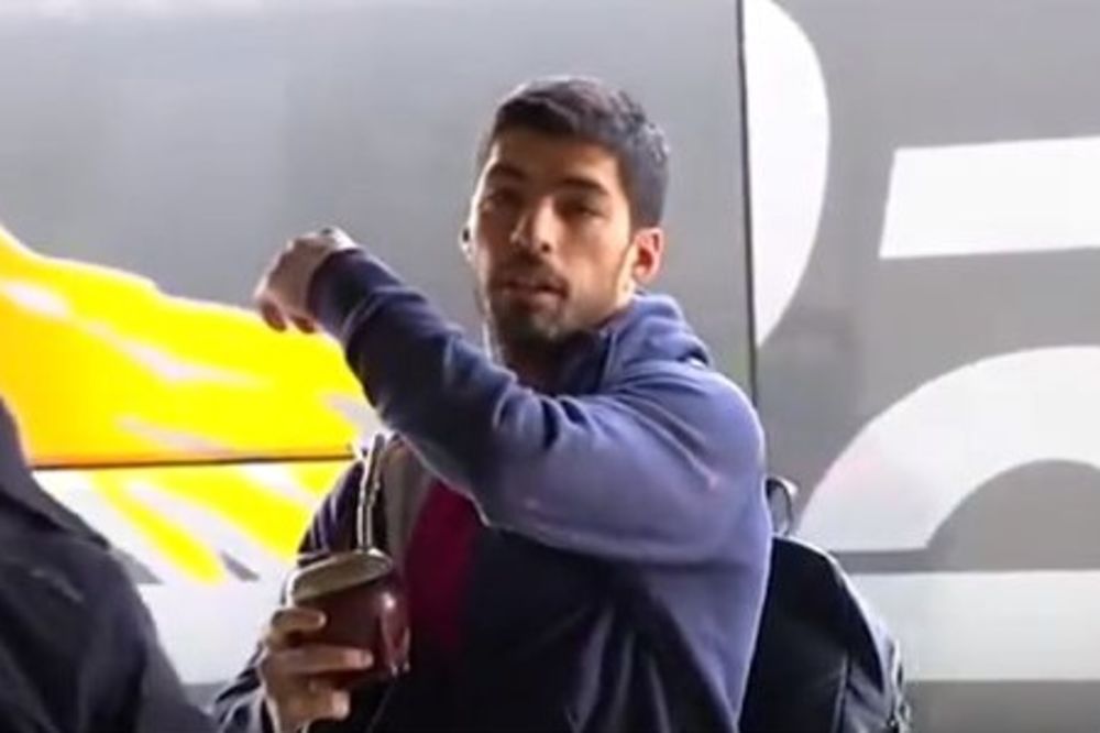 (VIDEO) DRAMA NA AERODROMU: Luis Suarez krenuo na Arsenal bez pasoša