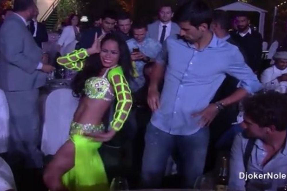 (VIDEO) MEŠAJ NOLE, MEŠAJ: Evo kako se Đoković zabavlja u Dubaiju!
