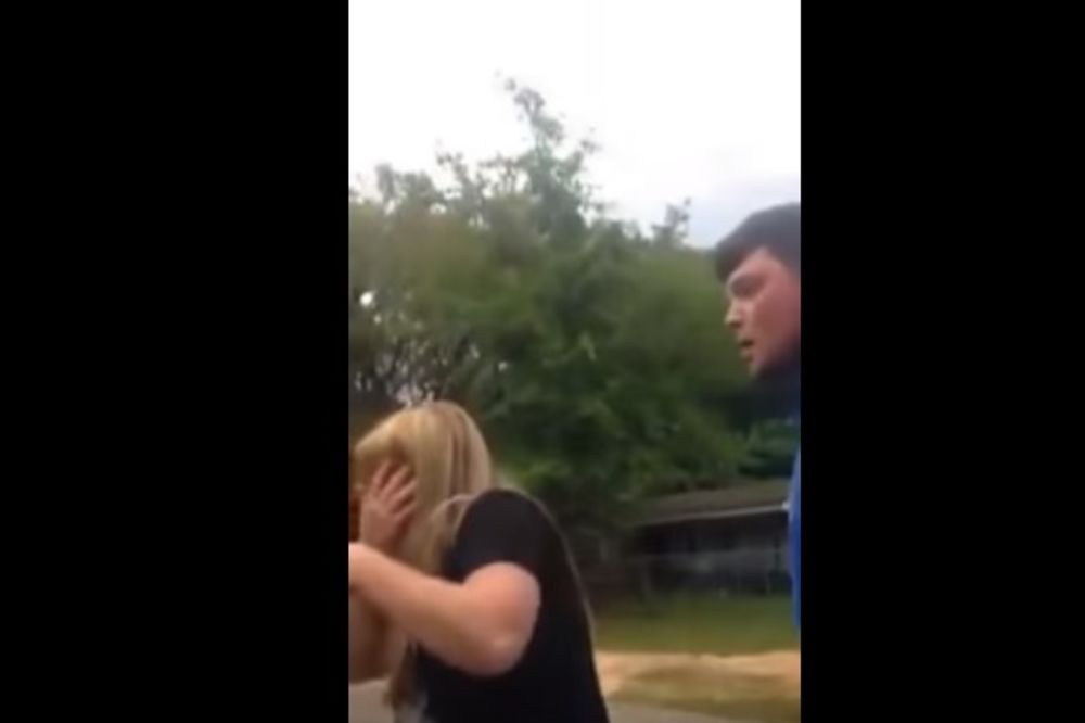 (VIDEO) KAKO PROLAZE NASILNICI: Udario ženu pred njenim sinom, a onda je usledeo nokaut!