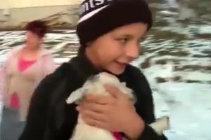 (VIDEO) SREĆAN KRAJ PRIČE KOJA JE DIRNULA REGION: Mališa koji je želeo samo kozu dobio mnogo više!