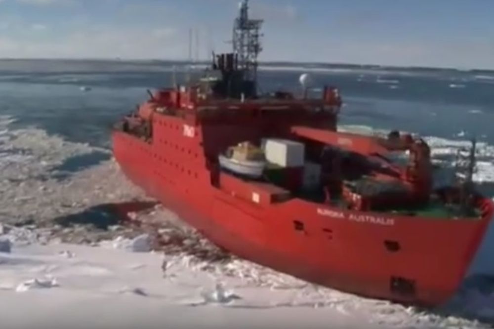 (VIDEO) OKOVANI SNEGOM I LEDOM: 68 ljudi zaglavljeno na ledolomcu na Antarktiku