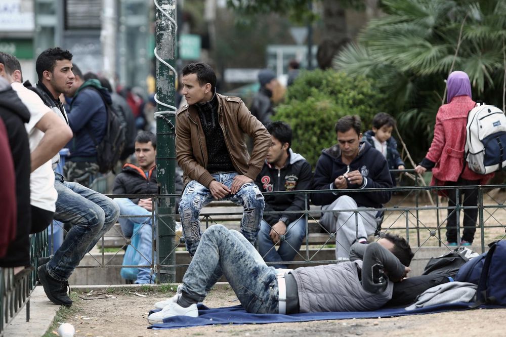 GRČKA U HAOSU: 20.000 izbeglica čeka na granici, Makedonija pustila samo 22 ljudi