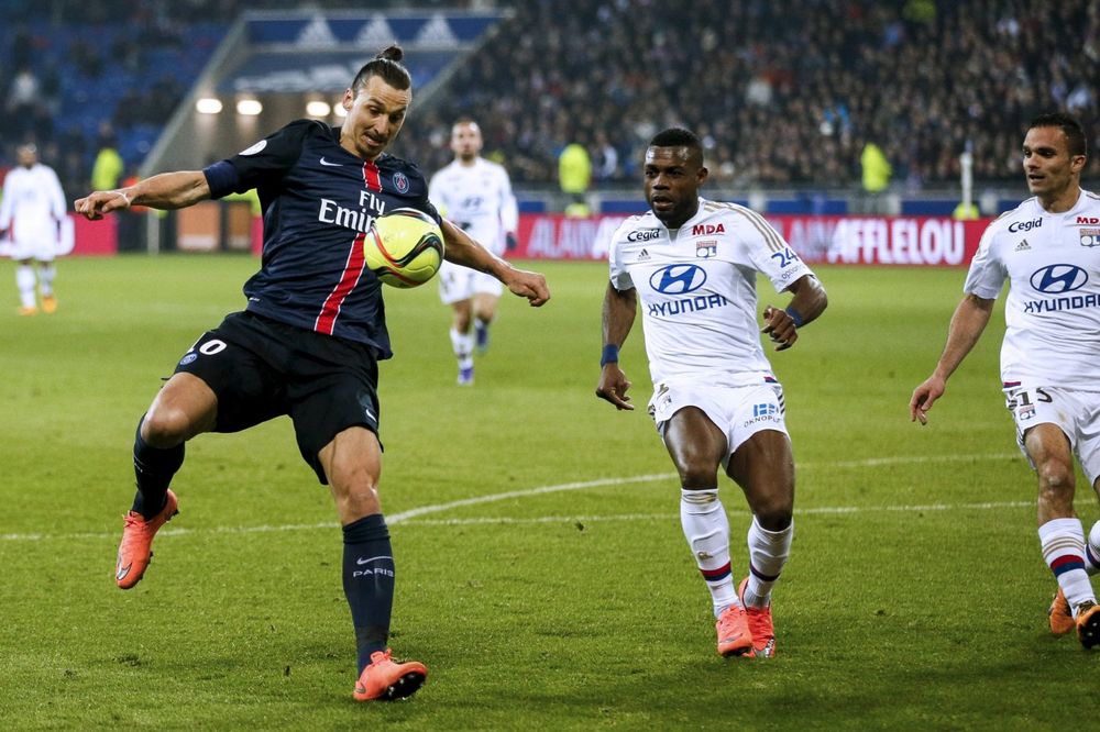 (VIDEO) KO NA ZLATANA KRENE... Igrač Liona zadirkivao Ibrahimovića, a onda je usledila osveta