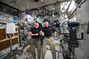 POSLE GODINU DANA U SVEMIRU: Američki i ruski astronauti se najzad vraćaju kući