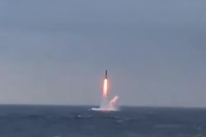 (VIDEO) SPEKTAKL NA MORU: Rusija proverava borbenu gotovost nuklearnih snaga Severne flote