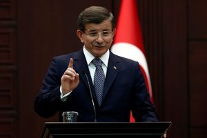 DAVUTOGLU: Jedan od lidera opozicije sarađuje s teroristima kako bi Tursku uvukao u haos