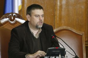 SKUPŠTINA SRBIJE: Dejan Đurđević razrešen pa odmah opet izabran za predsednika RIK