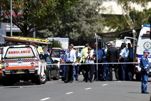 (VIDEO) POSLE 7 SATI PUCNJAVE I OPSADE: Policija u Sidneju ubila napadača, mrtav i jedan talac