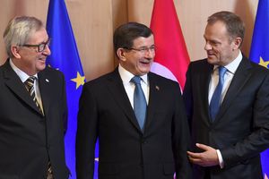 DAVUTOGLU: Turska spremna da sarađuje s EU, ali i da uđe u EU